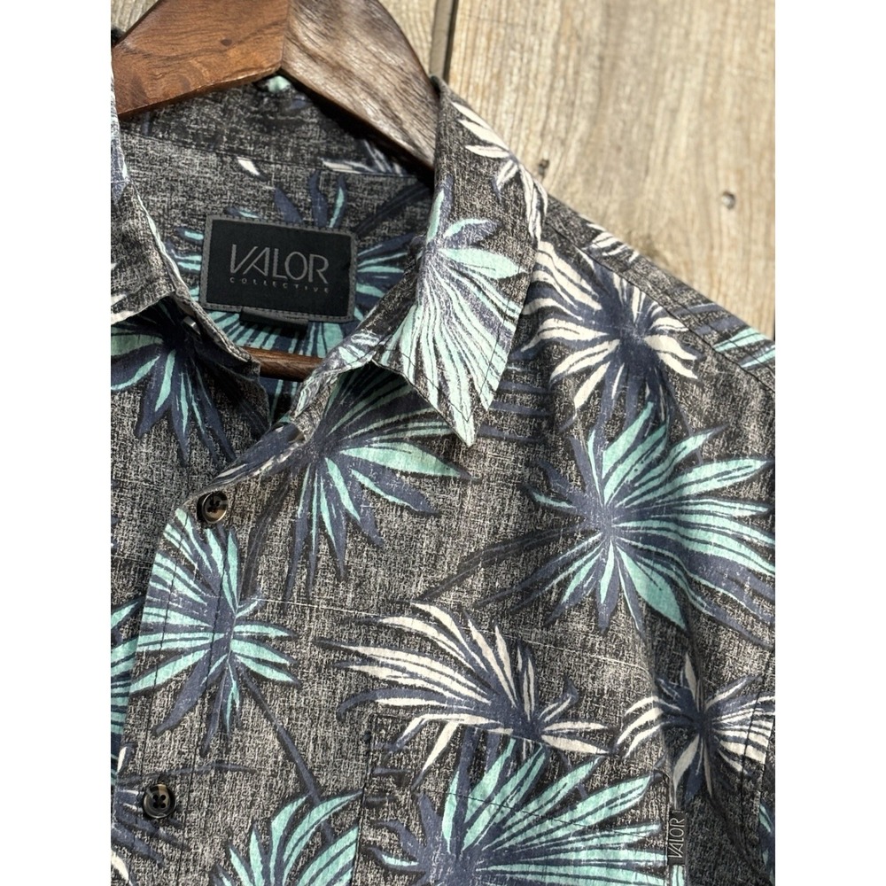 Valor‎ Collective Button Up Shirt Mens Medium Tropical Palm Print